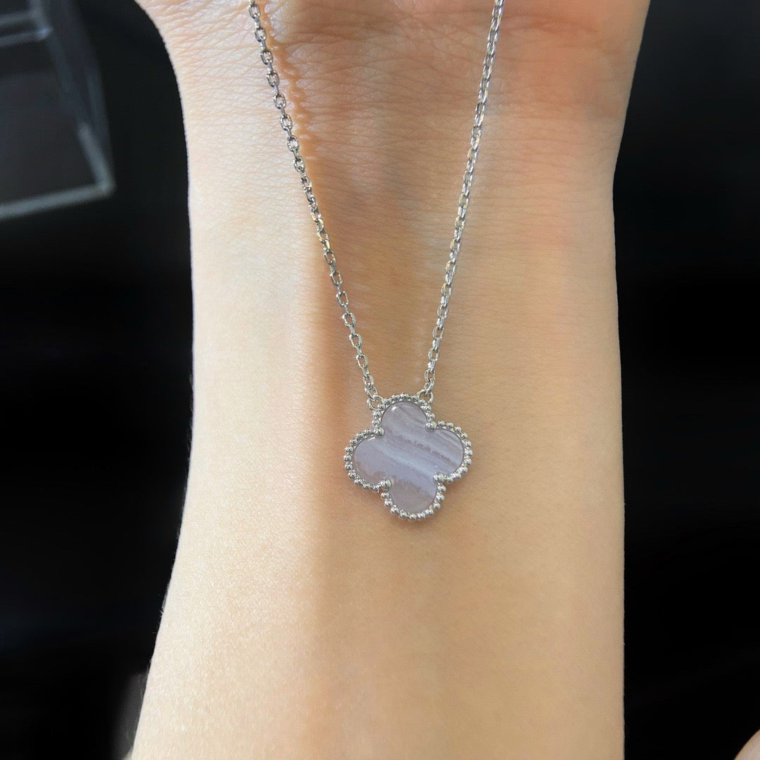 [⭐Reverie Jewels]CLOVER 15MM BLUE CHALCEDONY NECKLACE SILVER