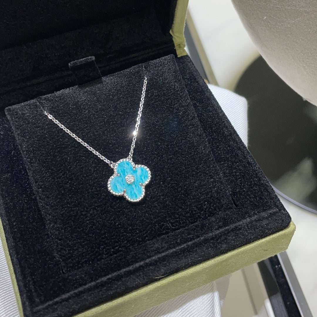 [⭐Reverie Jewels]CLOVER 15MM DIAMOND SVRES PORCELAIN  NECKLACE SILVER
