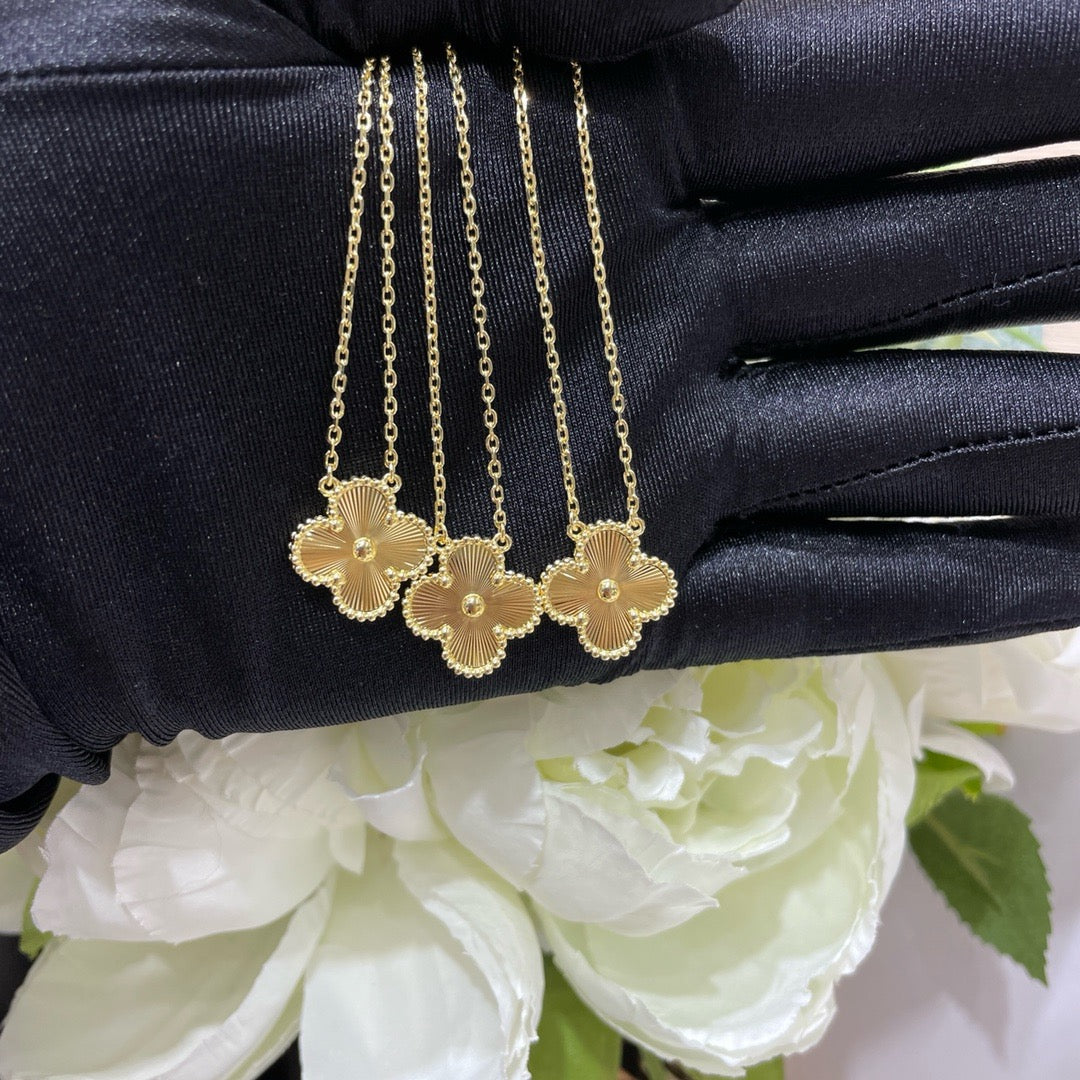 [⭐Reverie Jewels]CLOVER 15MM LASER NECKLACE