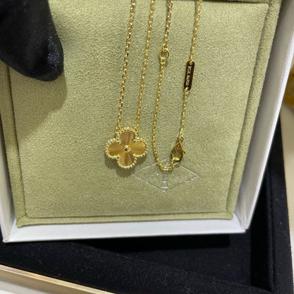 [⭐Reverie Jewels]CLOVER 15MM LASER NECKLACE