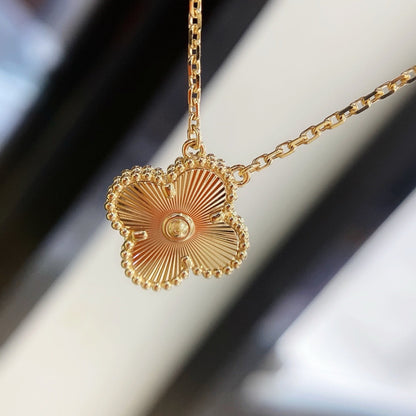 [⭐Reverie Jewels]CLOVER 15MM LASER NECKLACE