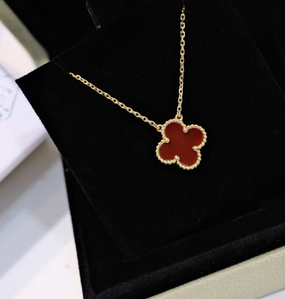 [⭐Reverie Jewels]CLOVER 15MM CARNELIAN SINGLE FLOWER NECKLACE