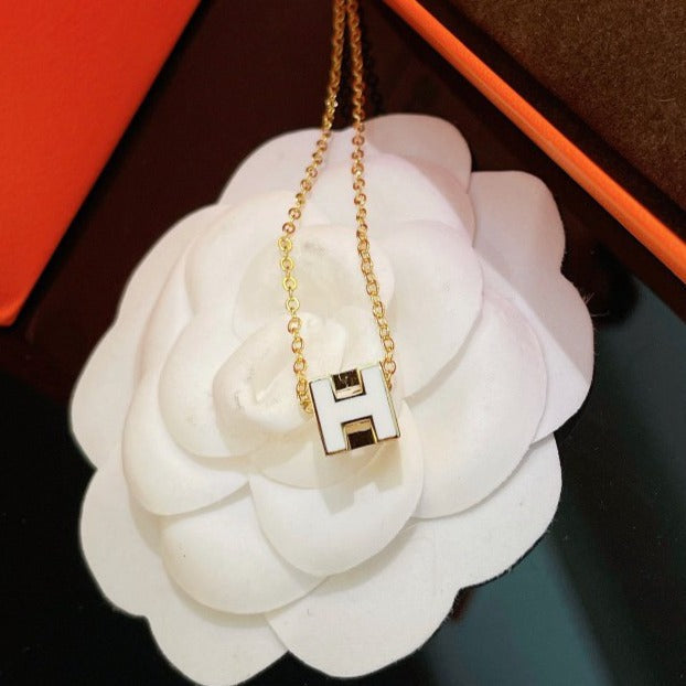 [⭐Reverie Jewels]H WHITE SQUARE GOLD NECKLACE