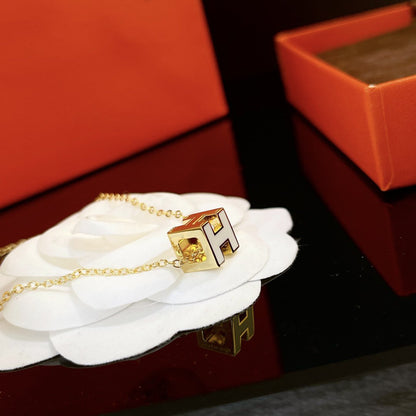 [⭐Reverie Jewels]H WHITE SQUARE GOLD NECKLACE