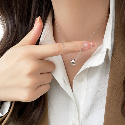[⭐Reverie Jewels]BEE MINI PEDANT DIAMOND NECKLACE