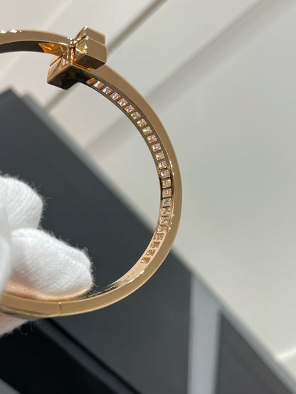 [Reverie Jewels]WIDE HINGED BANGLE PINK GOLD WITH BAGUETTE DIAMONDS