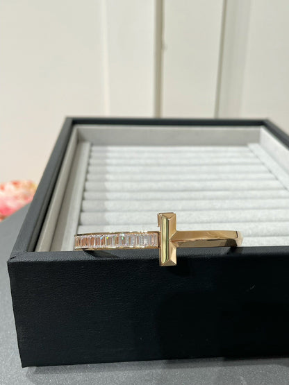 [Reverie Jewels]WIDE HINGED BANGLE PINK GOLD WITH BAGUETTE DIAMONDS