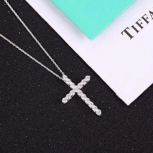 [Reverie Jewels]MOISSANITE STONE CROSS PENDANT NECKLACE SIMULATED DIAMOND CROSS CHOKER