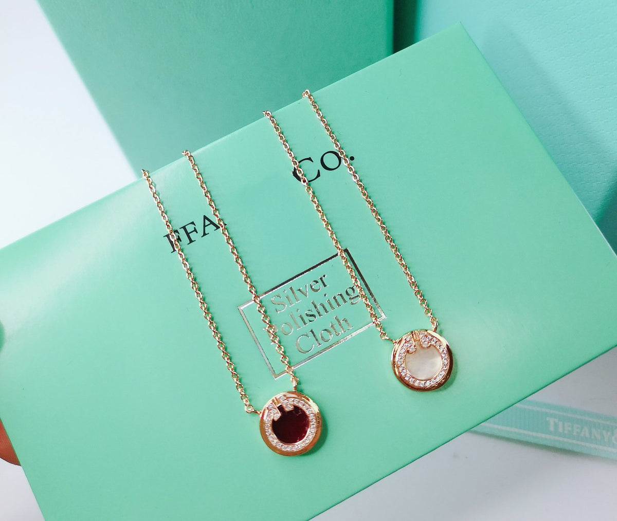 [Reverie Jewels]DIAMOND AND MOTHER PEARL CIRCLE NECKLACE PENDANT