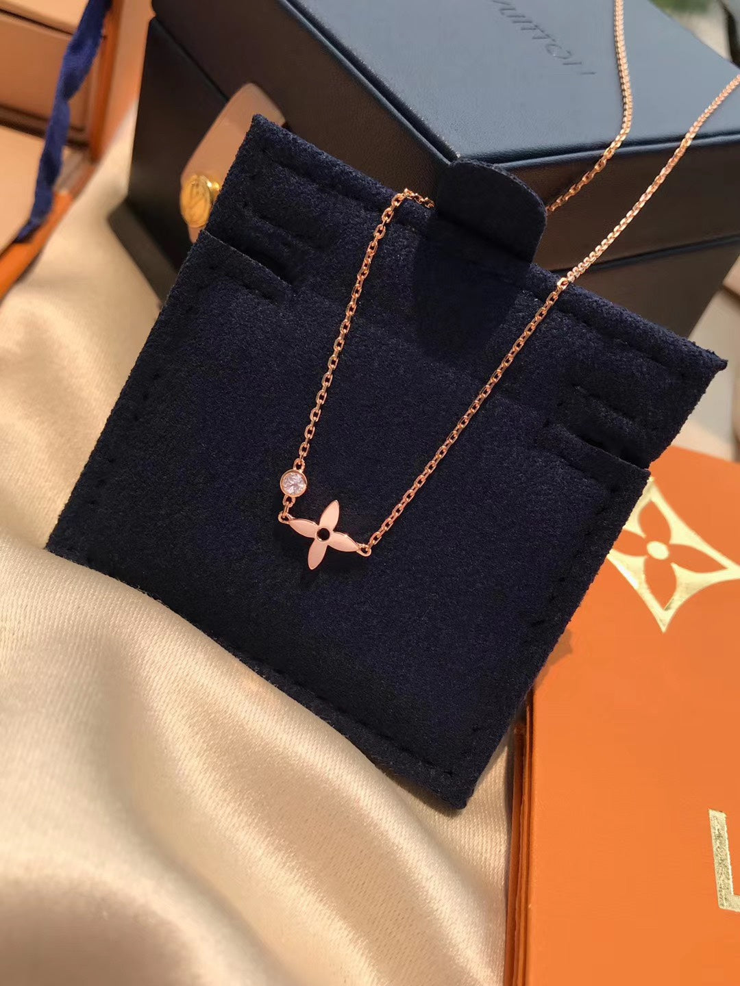 [⭐Reverie Jewels]BLOSSOM PENDANT PINK GOLD AND DIAMOND