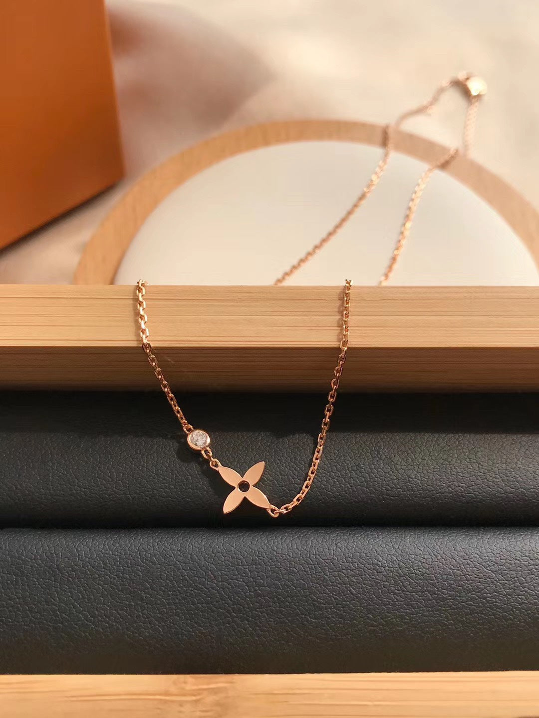 [⭐Reverie Jewels]BLOSSOM PENDANT PINK GOLD AND DIAMOND