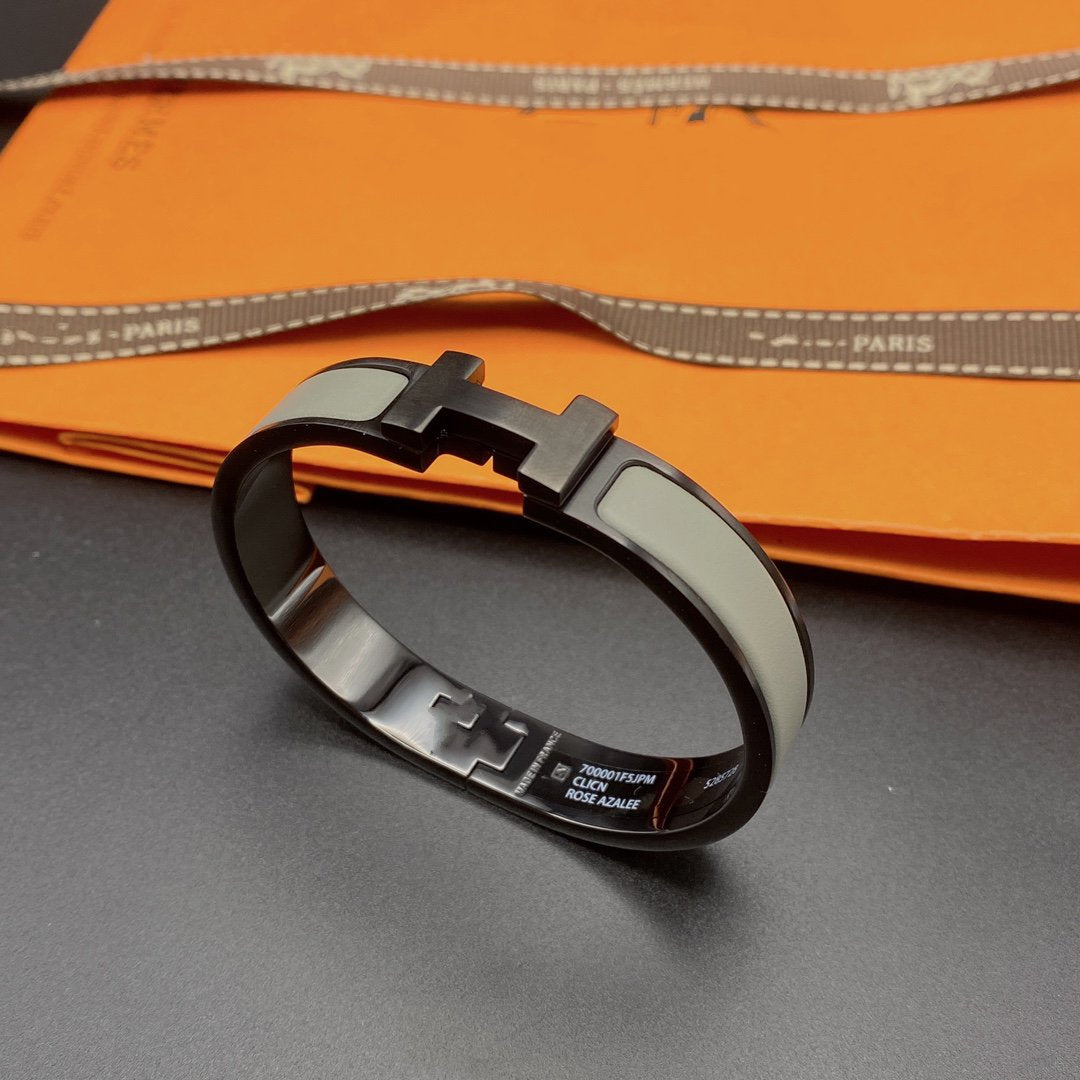 [⭐Reverie Jewels]CLIC HM SO BLACK GREY BRACELET