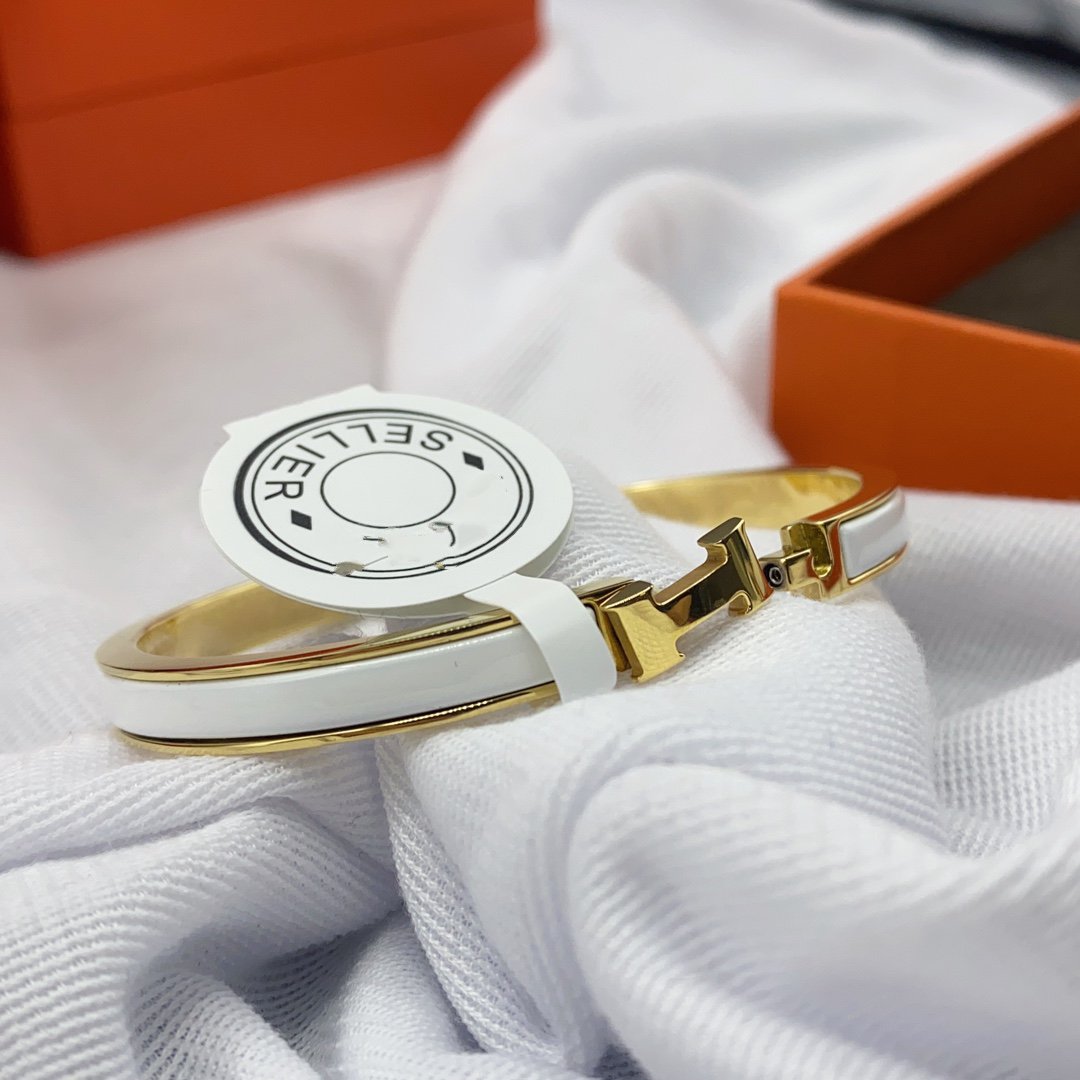 [⭐Reverie Jewels]CLASSIC HM CLIC WHITE 8MM ENAMEL BRACELET