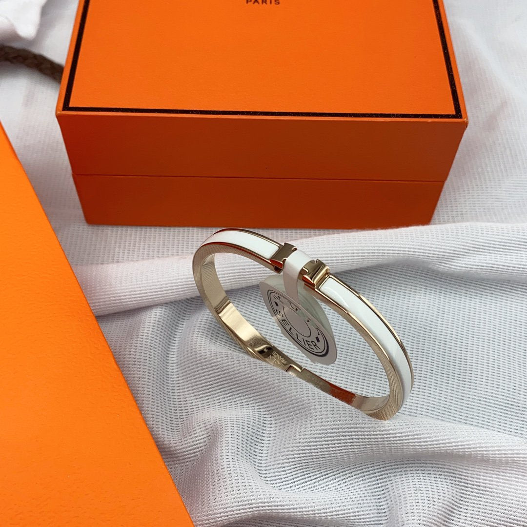 [⭐Reverie Jewels]CLASSIC HM CLIC WHITE 8MM ENAMEL BRACELET