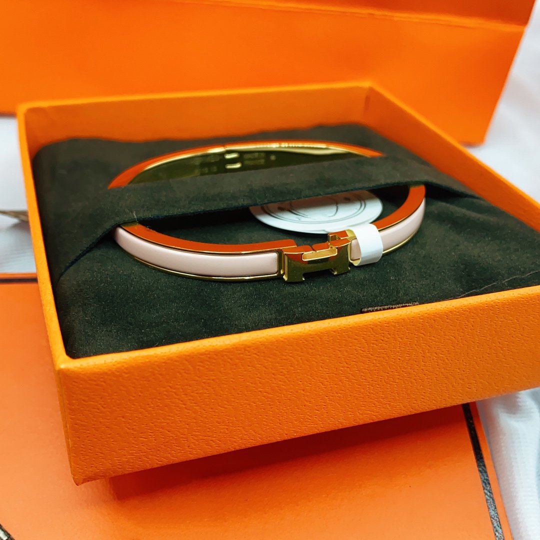 [⭐Reverie Jewels]CLASSIC HM CLIC  PINK 8MM ENAMEL BRACELET