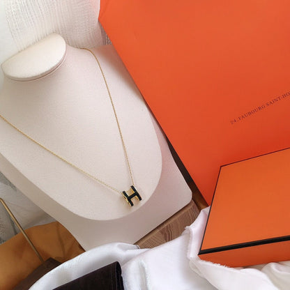 [⭐Reverie Jewels]HM CLIC BLACK ENAMEL GOLD NECKLACE