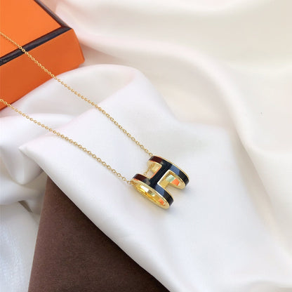 [⭐Reverie Jewels]HM CLIC BLACK ENAMEL GOLD NECKLACE