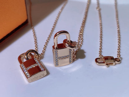 [⭐Reverie Jewels]HM ADVANCED NICHE LOCK HEAD NECKLACE DIAMONDS