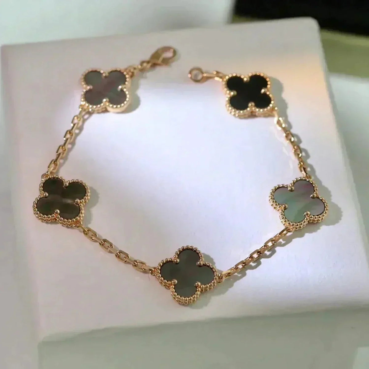 [⭐Reverie Jewels] CLOVER 5 MOTIF GRAY MOP BRACELET COLLECTION
