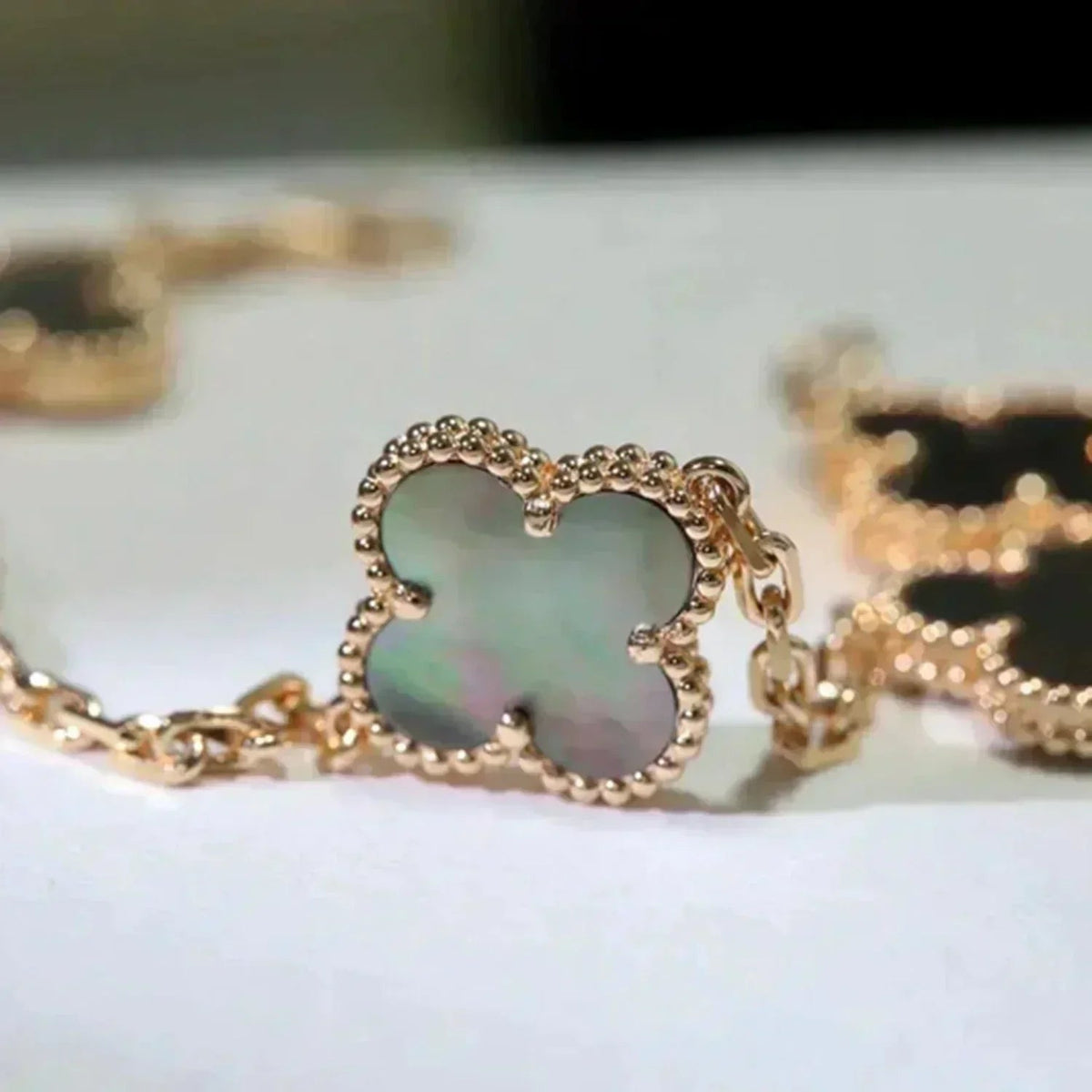 [⭐Reverie Jewels] CLOVER 5 MOTIF GRAY MOP BRACELET COLLECTION