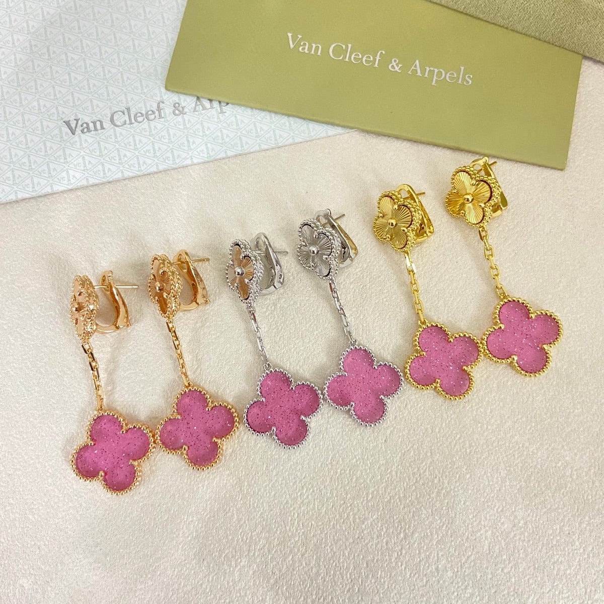 [⭐Reverie Jewels]2026 NEW CLOVER 2 MOTIF  BUBBLE PINK ENAMEL