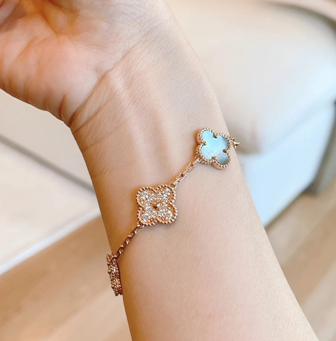 [⭐Reverie Jewels] CLOVER 5 MOTIF GRAY MOP BRACELET COLLECTION