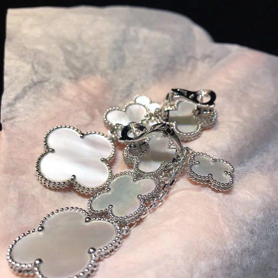 [⭐Reverie Jewels]CLOVER EARRINGS WHITE MOP 4 MOTIFS SILVER