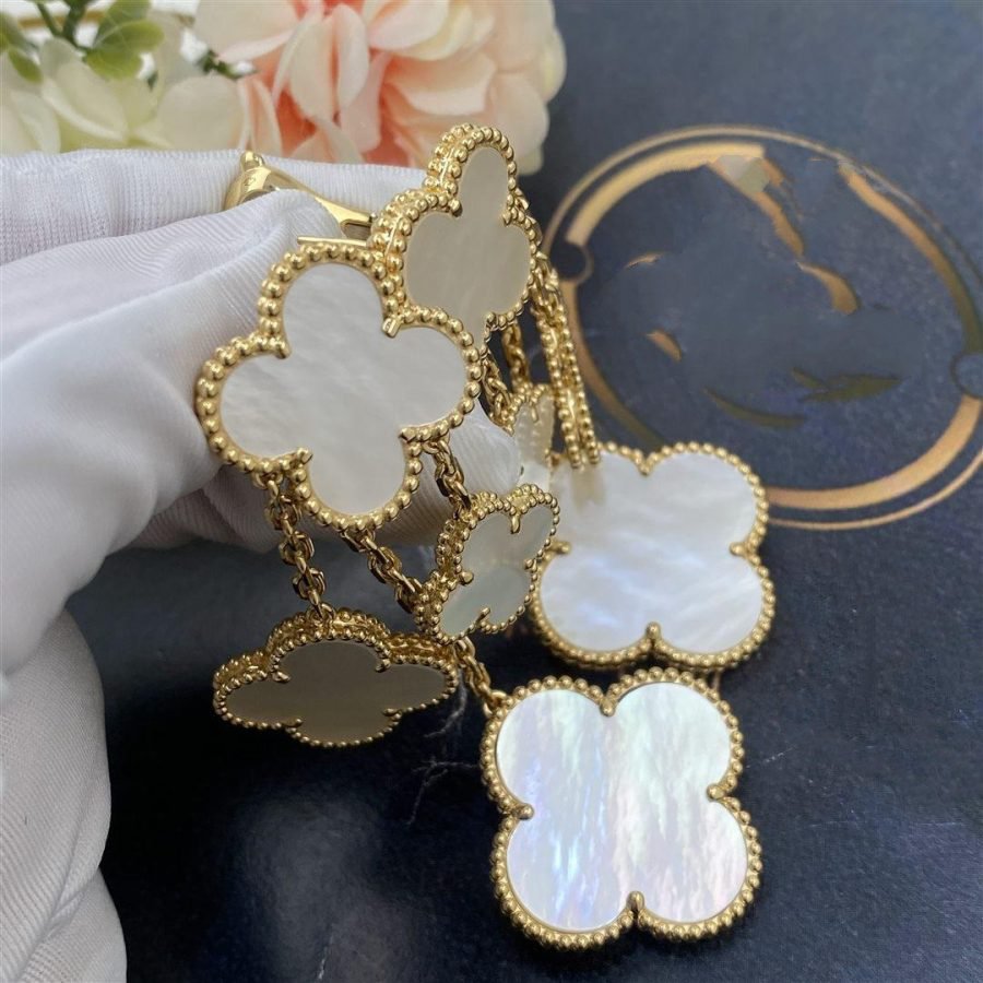 [⭐Reverie Jewels]CLOVER EARRINGS WHITE MOP 4 MOTIFS GOLD