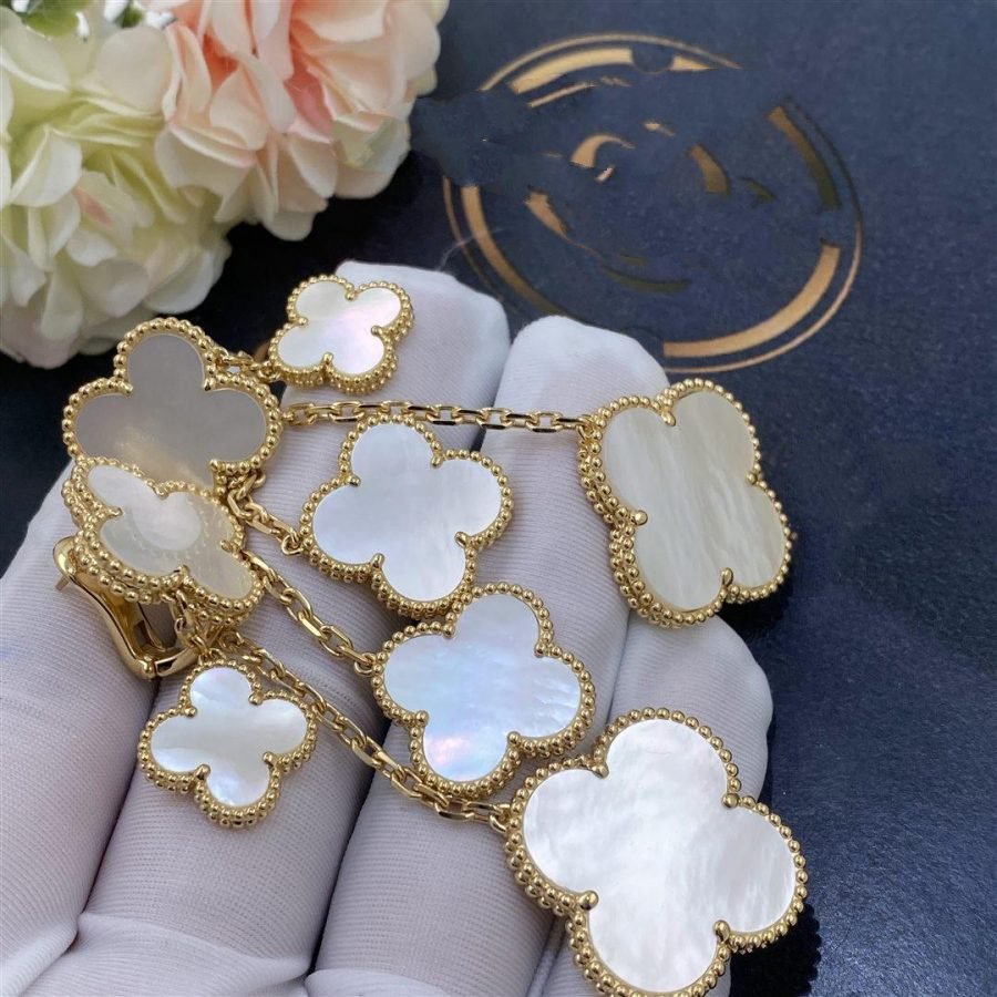 [⭐Reverie Jewels]CLOVER EARRINGS WHITE MOP 4 MOTIFS GOLD