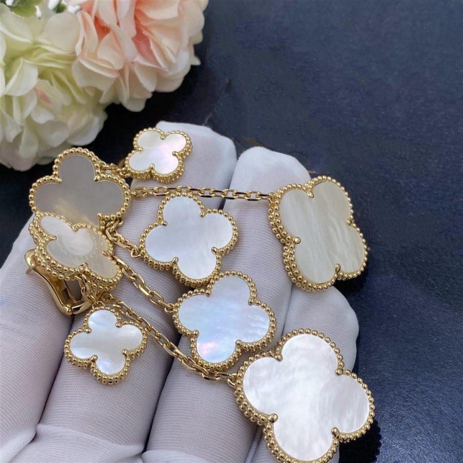 [⭐Reverie Jewels]CLOVER EARRINGS WHITE MOP 4 MOTIFS GOLD