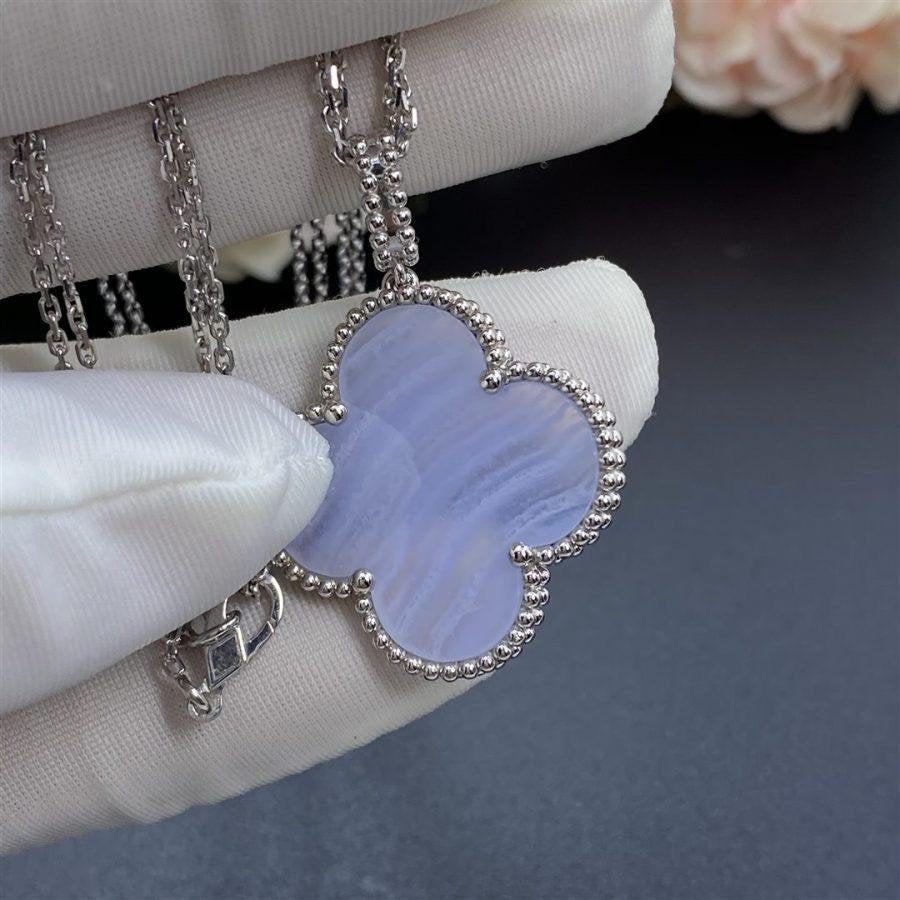 [⭐Reverie Jewels]CLOVER SILVER CHALCEDONY BIG CLOVER NECKLACE