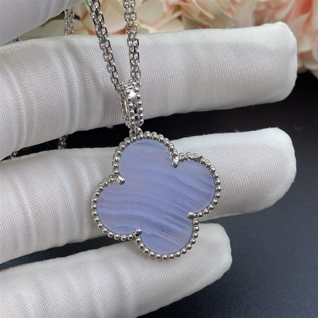 [⭐Reverie Jewels]CLOVER SILVER CHALCEDONY BIG CLOVER NECKLACE