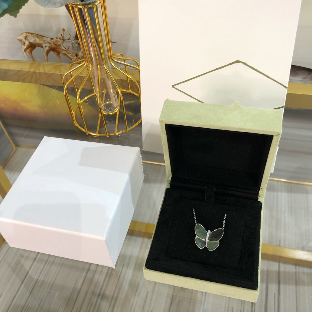 [⭐Reverie Jewels]LARGE BUTTERFLY SILVER PENDANT DIAMOND NECKLACE