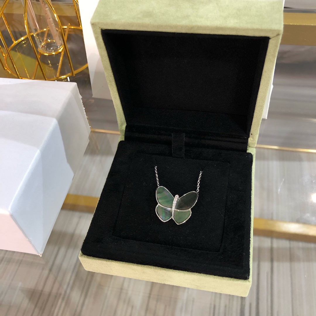 [⭐Reverie Jewels]LARGE BUTTERFLY SILVER PENDANT DIAMOND NECKLACE