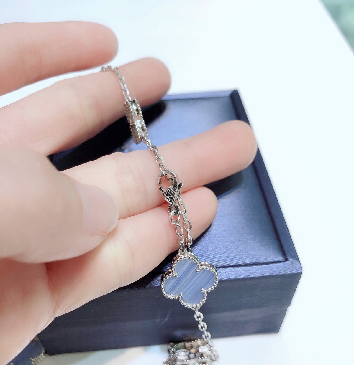 [⭐Reverie Jewels]CLOVER 10 MOTIFS CHALCEDONY DIAMONDS SILVER NECKLACE
