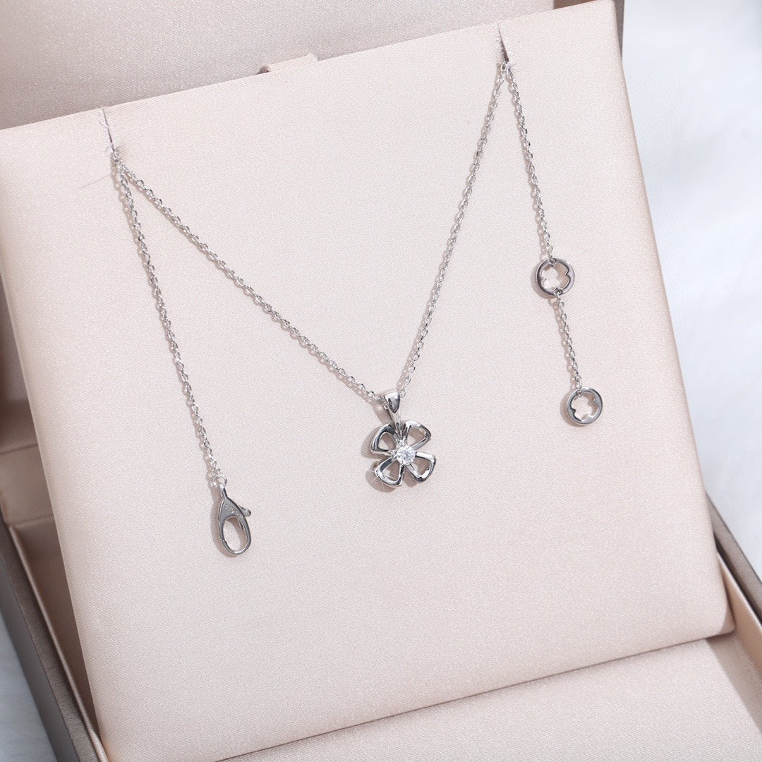 [⭐Reverie Jewels]FIOREVER NECKLACE DIAMOND CENTER