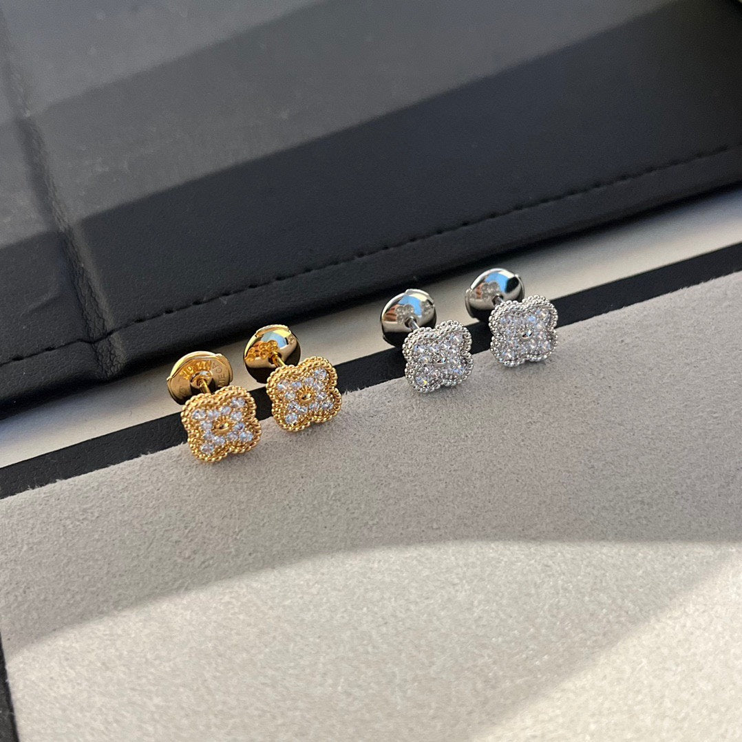 [⭐Reverie Jewels]CLOVER MINI DIAMOND STUD EARRINGS