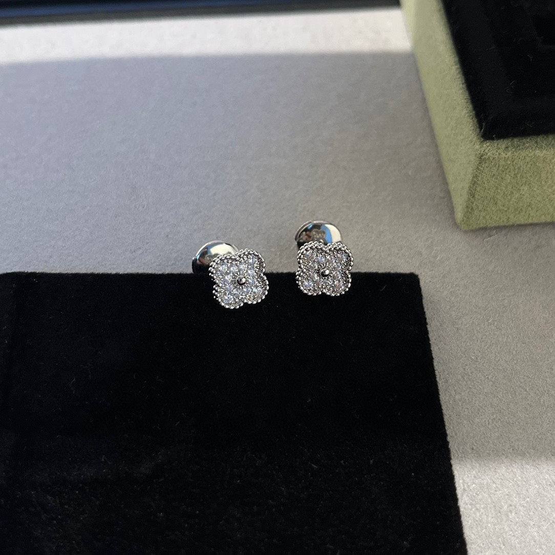 [⭐Reverie Jewels]CLOVER MINI DIAMOND STUD EARRINGS