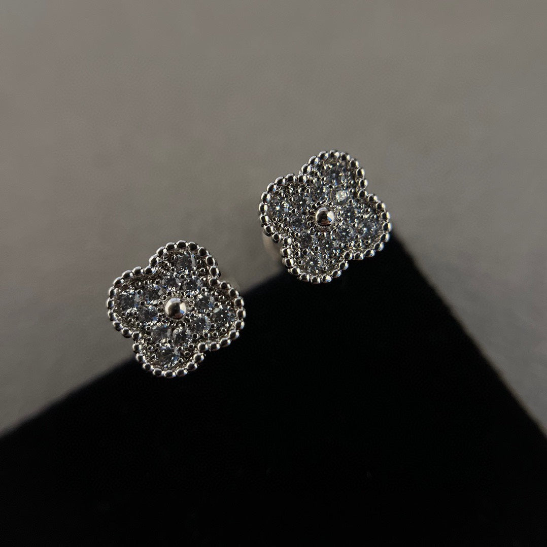 [⭐Reverie Jewels]CLOVER MINI DIAMOND STUD EARRINGS