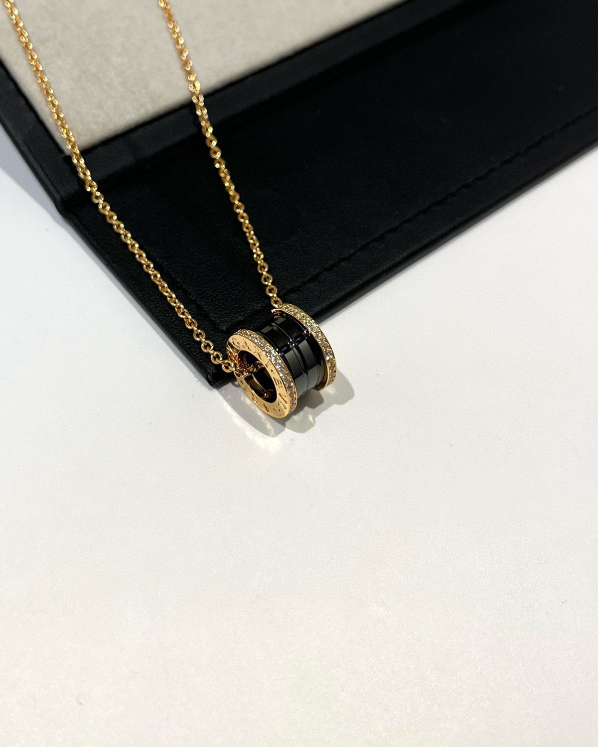 [⭐Reverie Jewels]ZERO 1 BLACK CERAMIC DIAMOND PINK GOLD NECKLACE